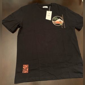 Singapore tee size L